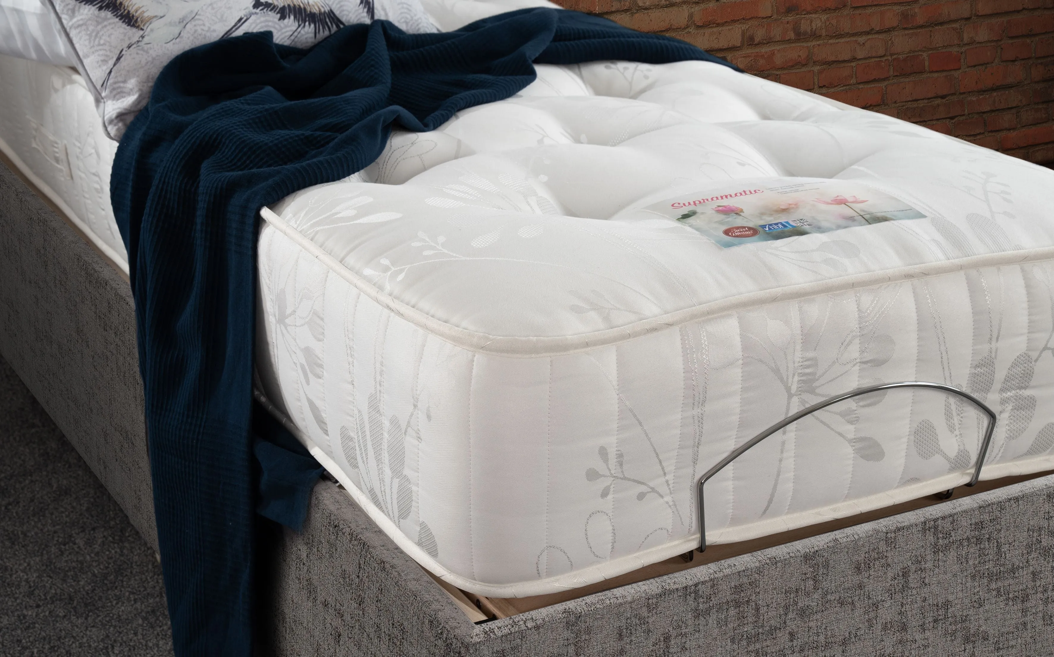 Chloe Adjustable Bed