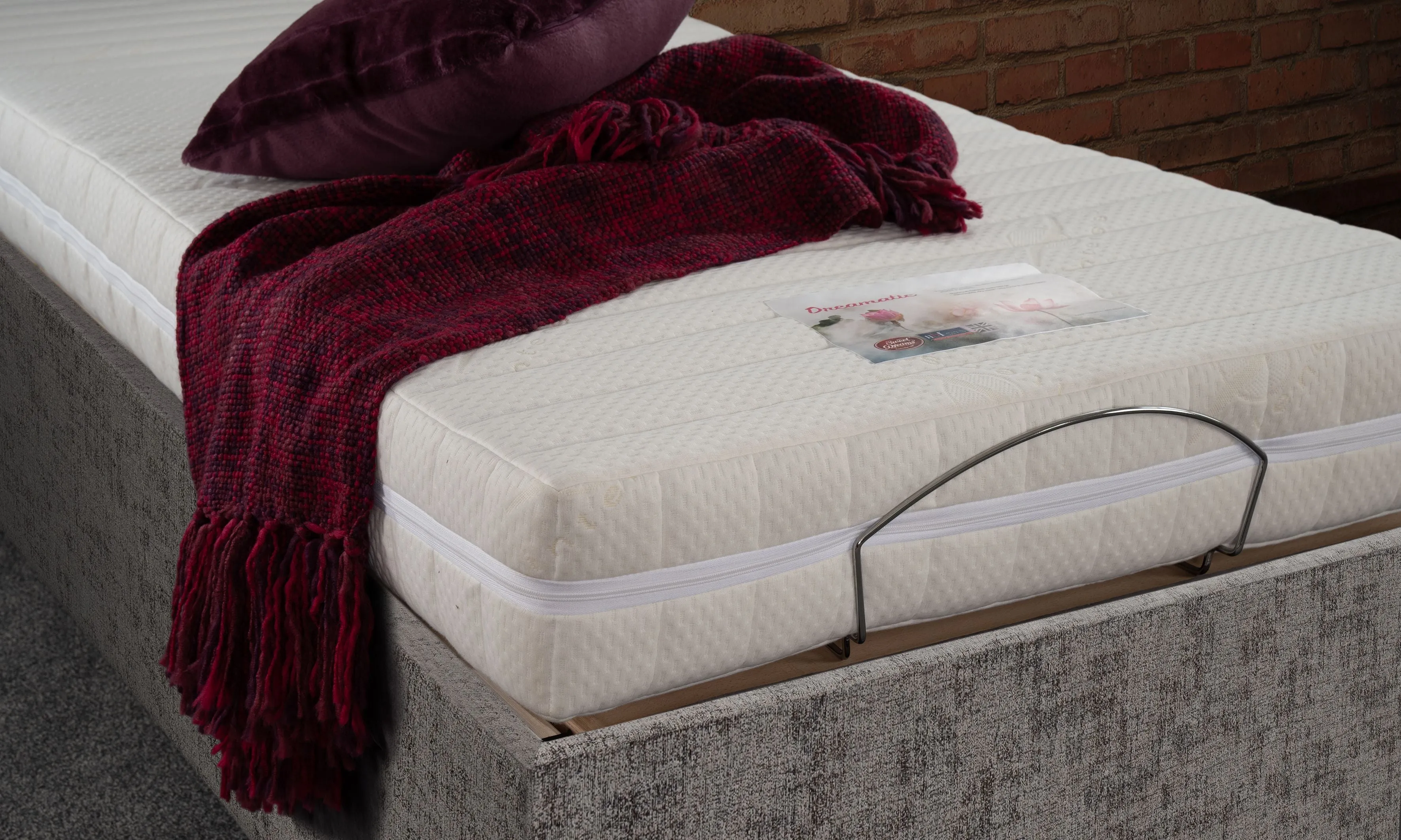 Chloe Adjustable Bed