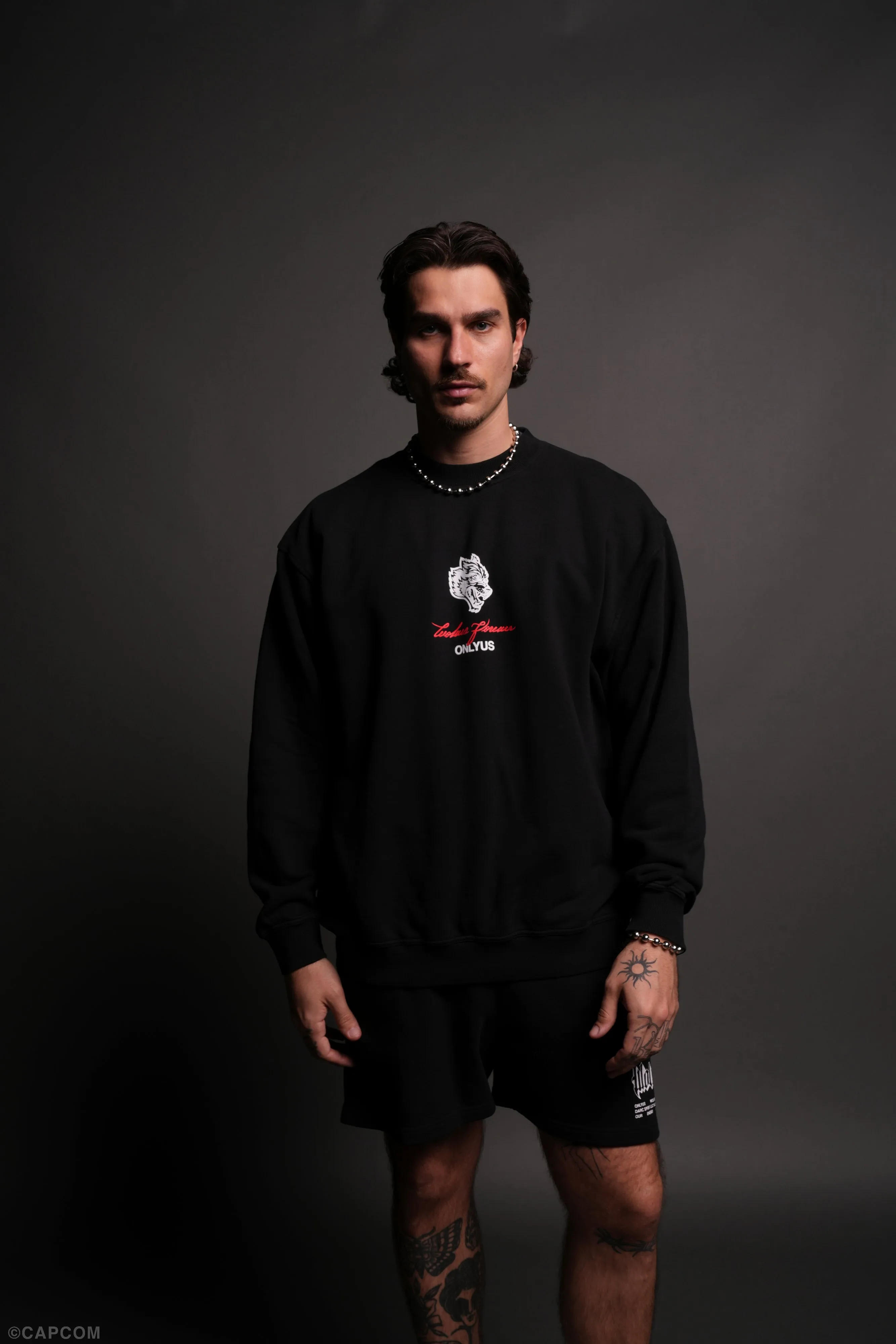 House Of Wolves London Crewneck in Black