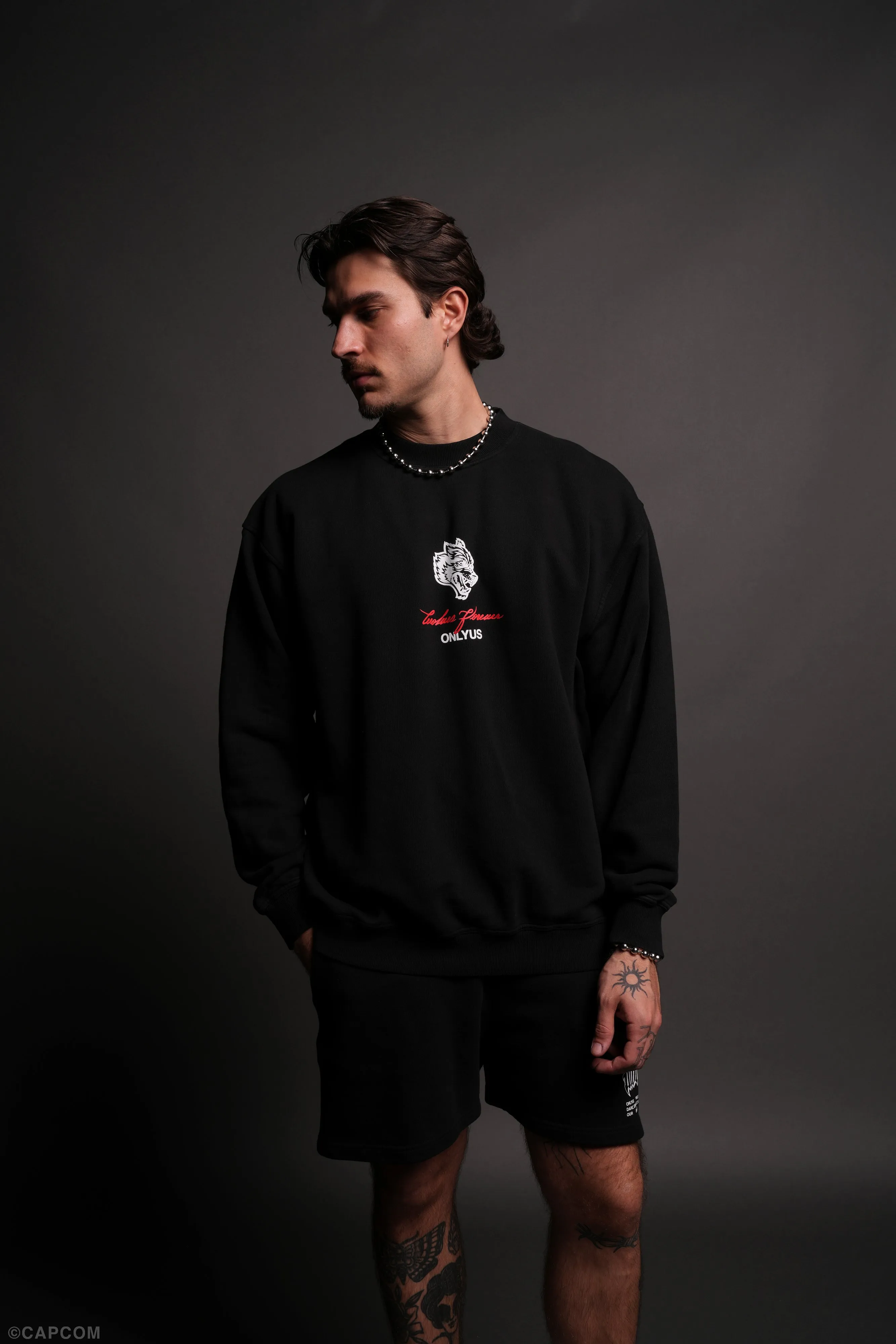 House Of Wolves London Crewneck in Black