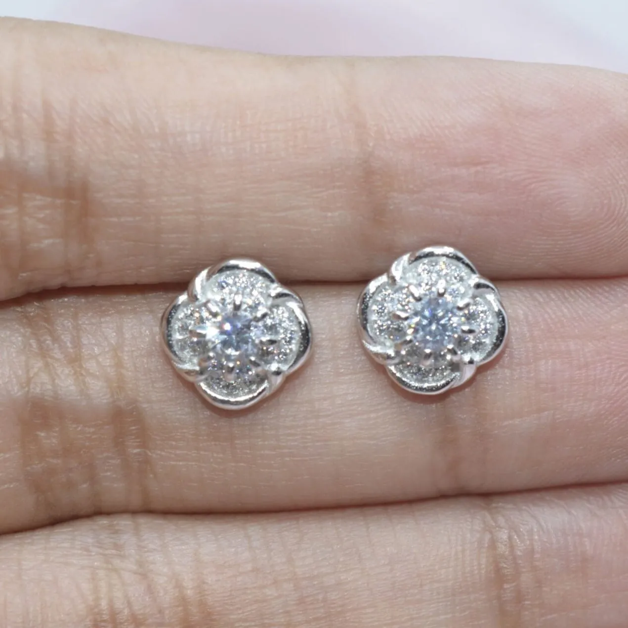 Shimmery Flower Earring