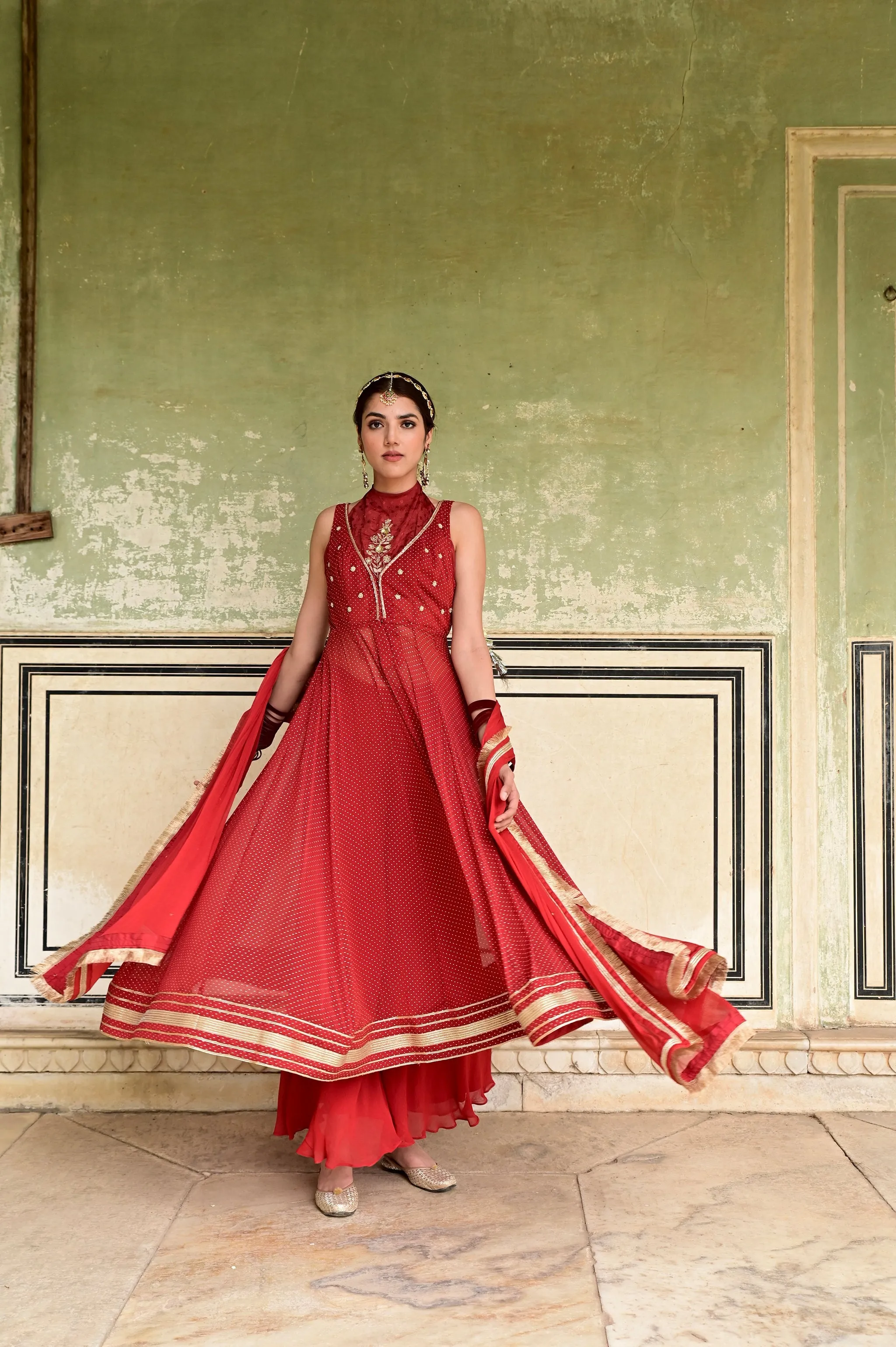 Sindhuri Zari With Sequin & Cutdana Work Kurta Set