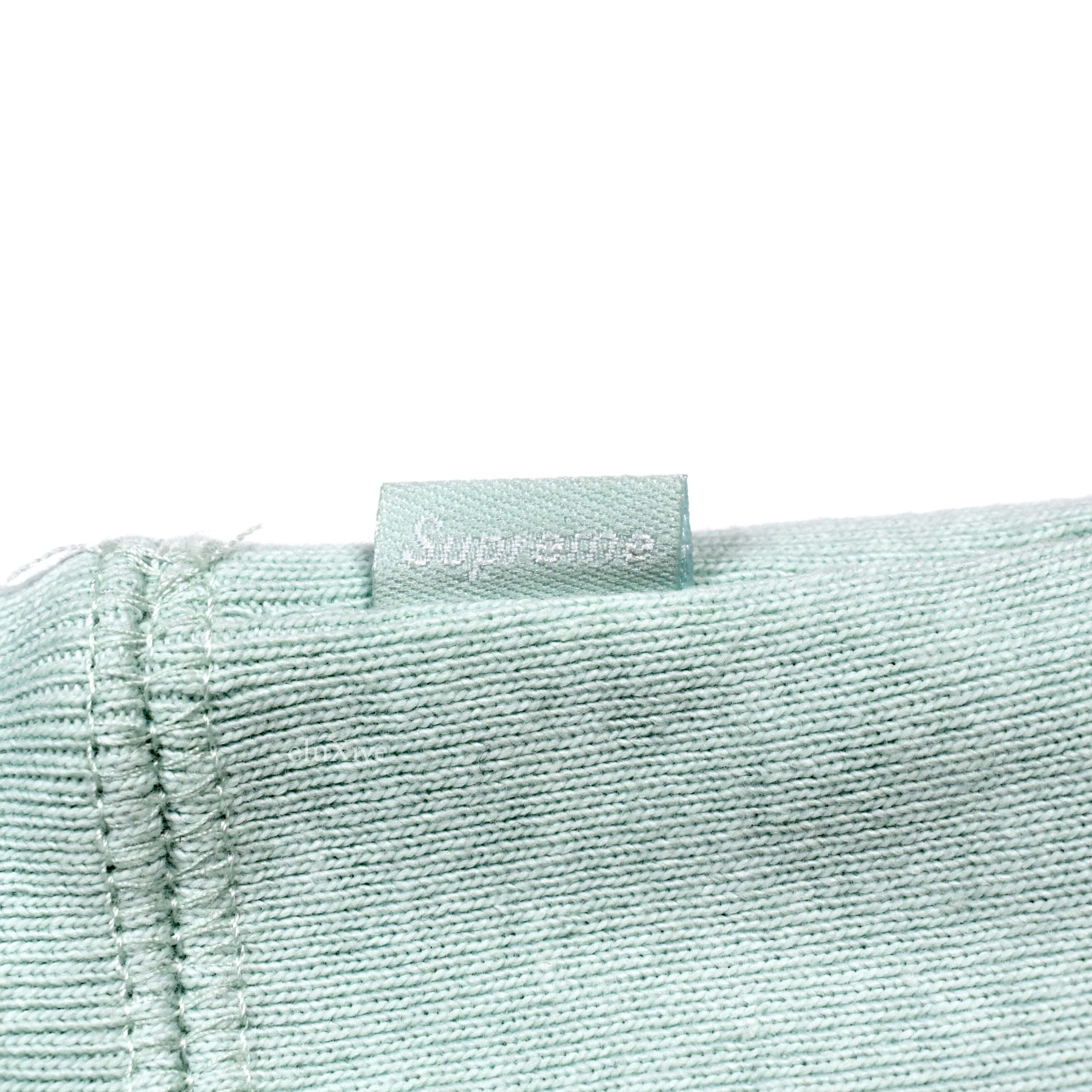 Supreme - Ice Blue Centerpiece Logo Hoodie
