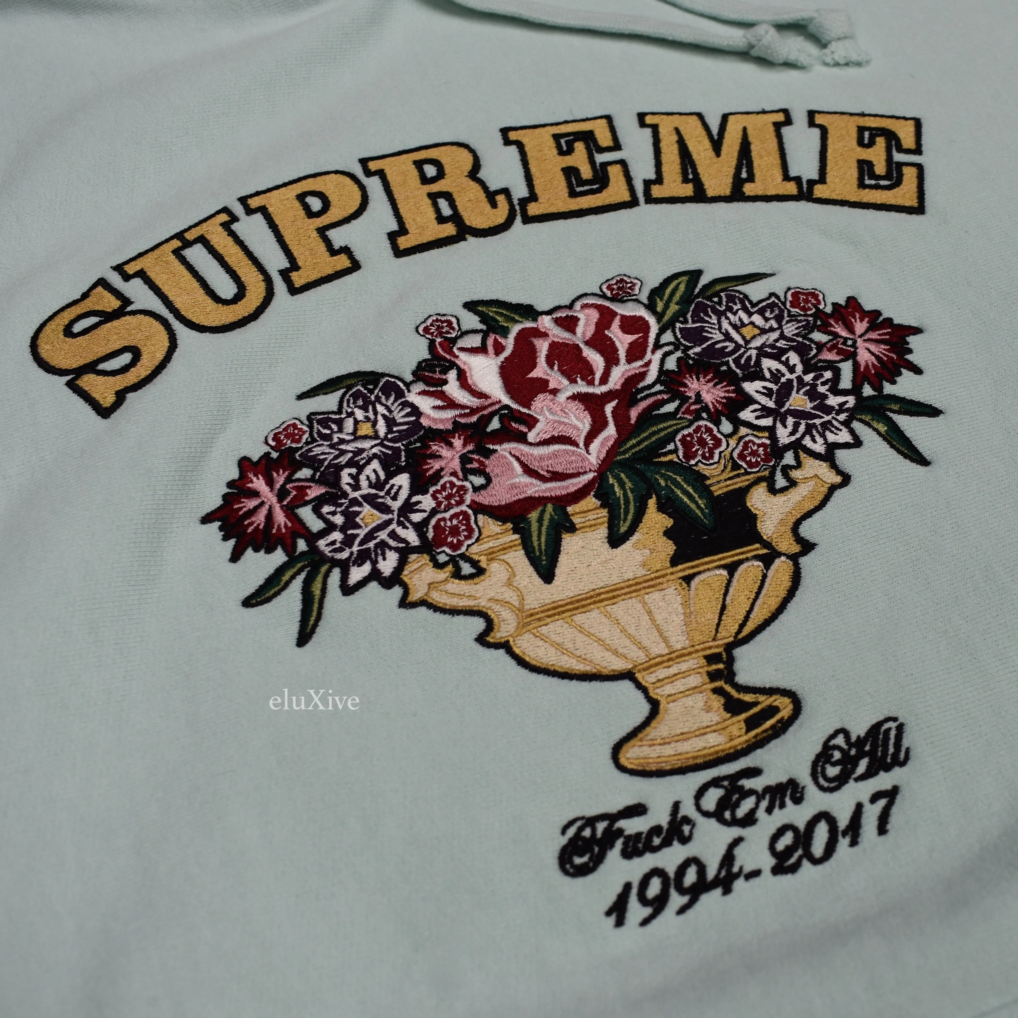 Supreme - Ice Blue Centerpiece Logo Hoodie