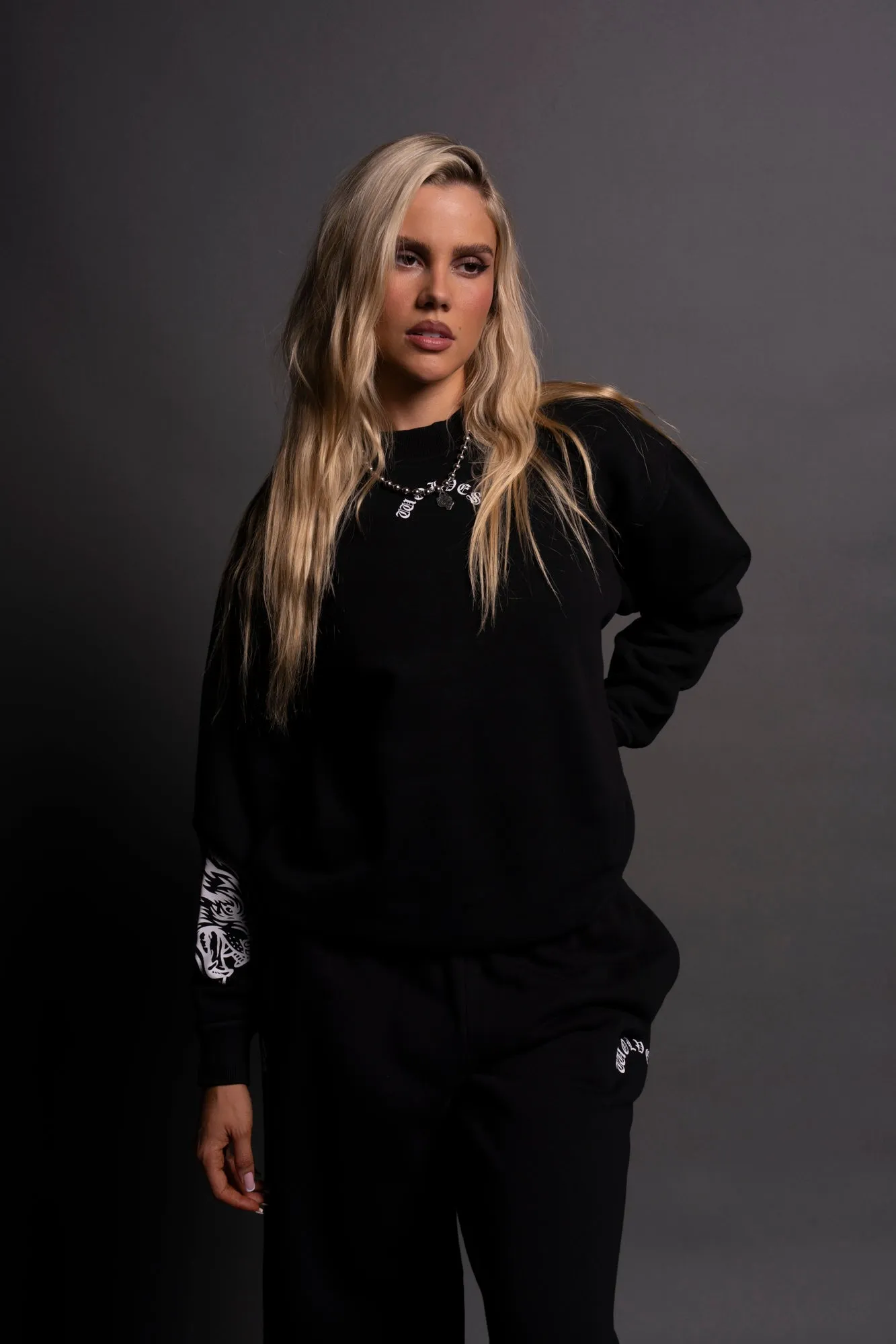 Wolf Chopper She "Cornell" Crewneck in Black