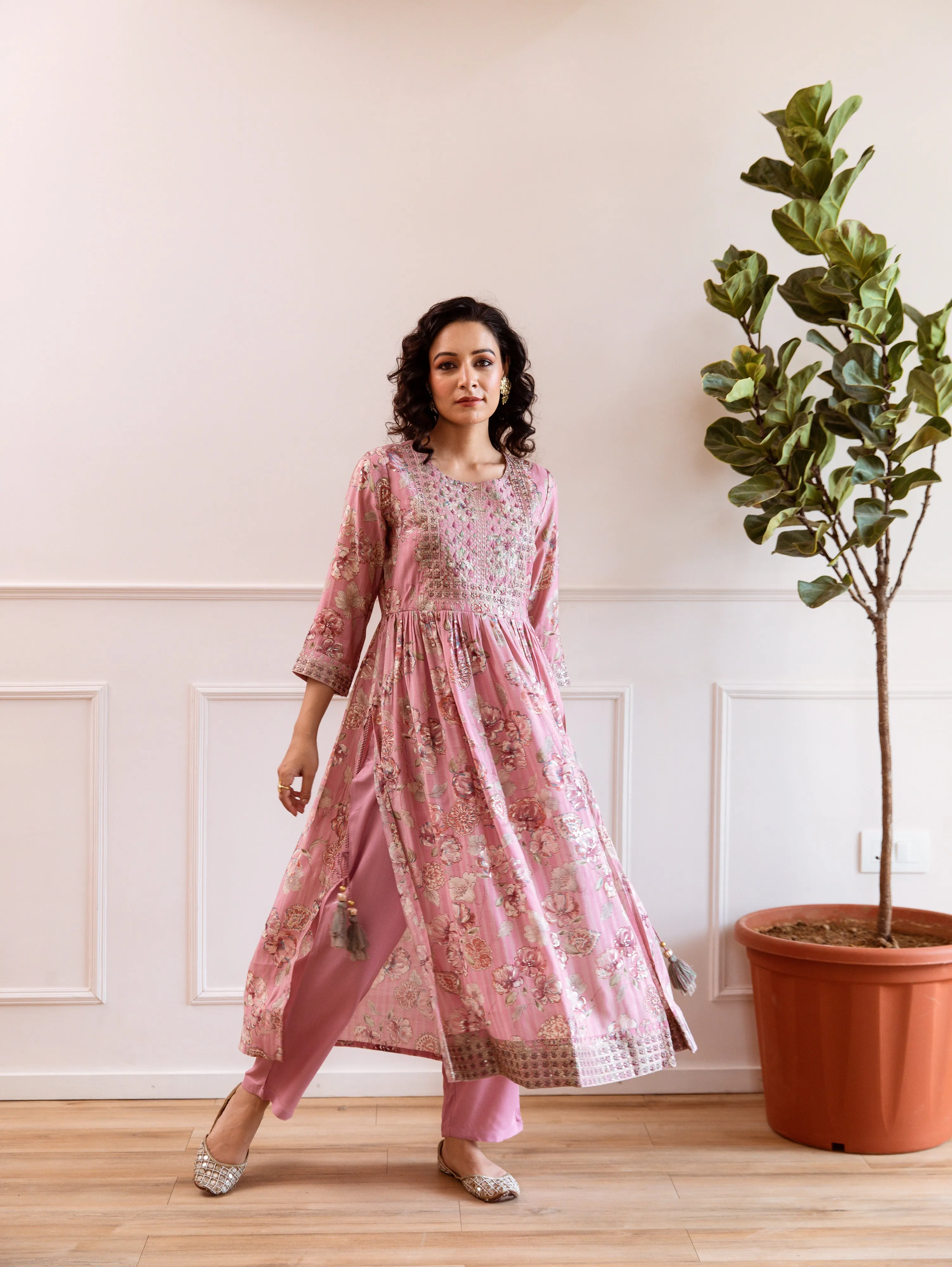 Women's Peach Maslin Kurta, Pant & Dupatta Set
