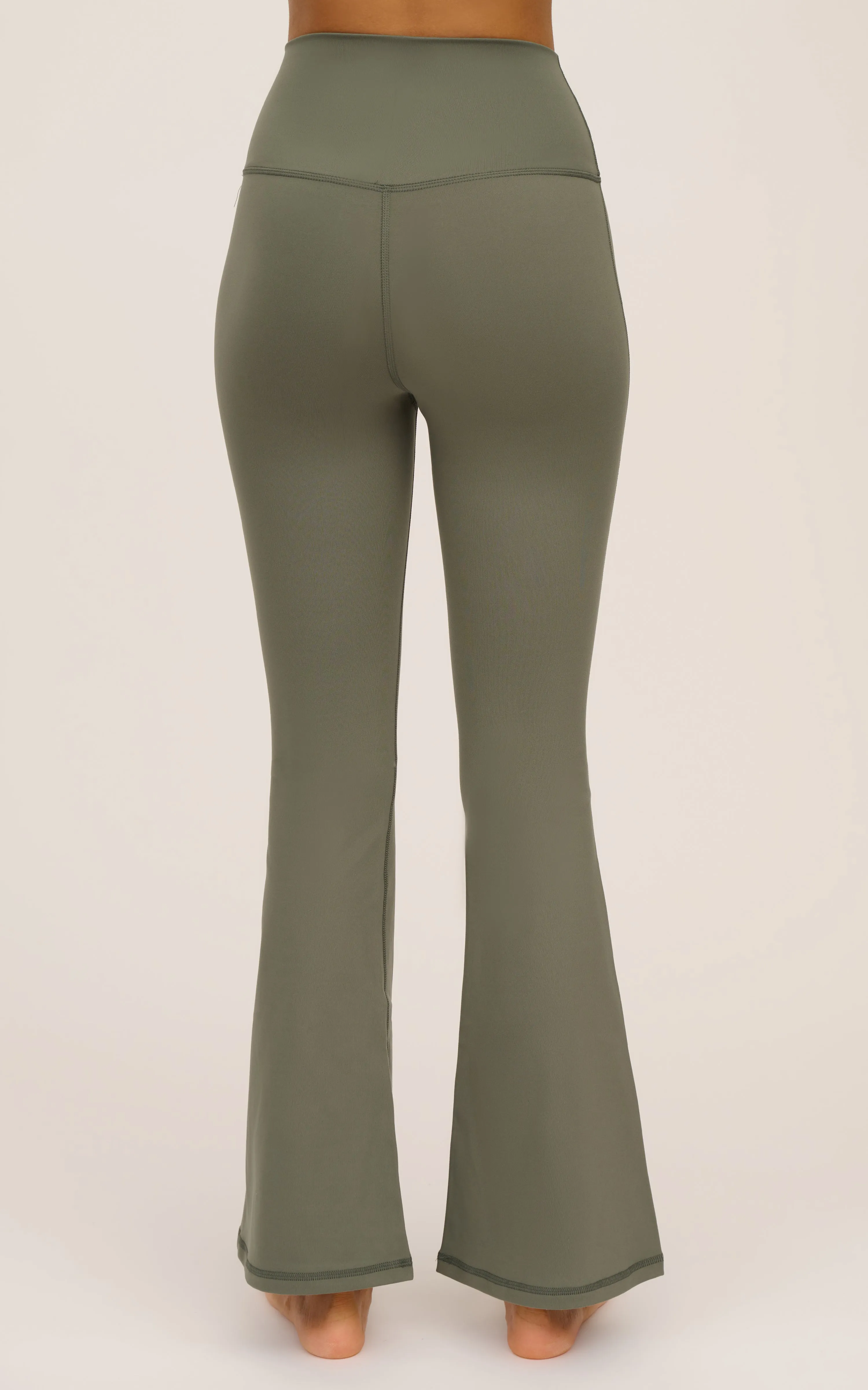 Wonderlink Madison Crossover V-Back Flared Pant